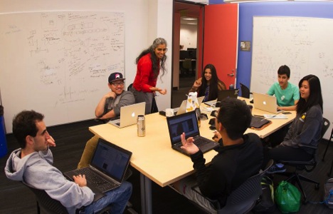 Shankari with a group of students in the CS 194-27: IT for Sustainability class at UC Berkeley.